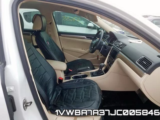 1VWBA7A37JC005846 фото 6