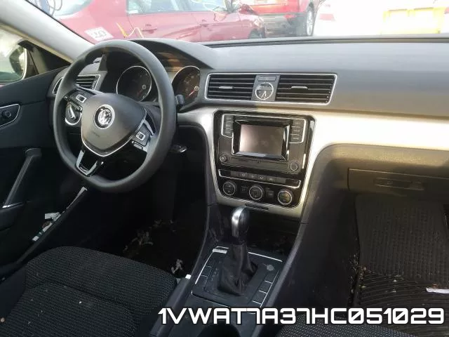 1VWAT7A37HC051029 фото 10