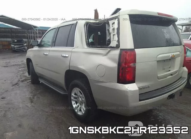 1GNSKBKC2HR123352 фото 4
