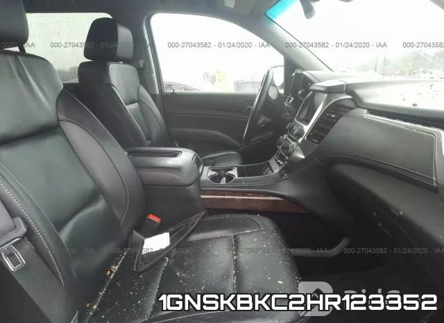 1GNSKBKC2HR123352 фото 6