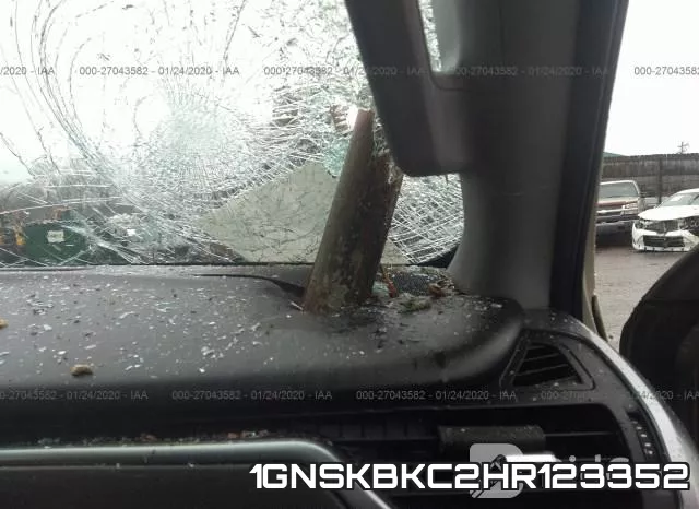 1GNSKBKC2HR123352 фото 7