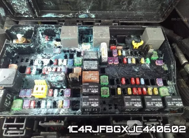 1C4RJFBGXJC440602 фото 7