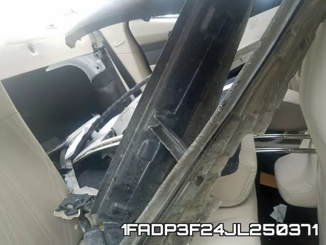 1FADP3F24JL250371 фото 7