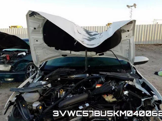 3VWC57BU5KM040062 фото 8