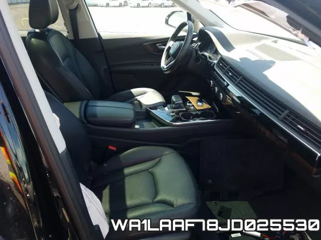 WA1LAAF78JD025530 фото 6