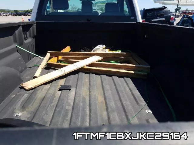 1FTMF1CBXJKC29164 фото 7