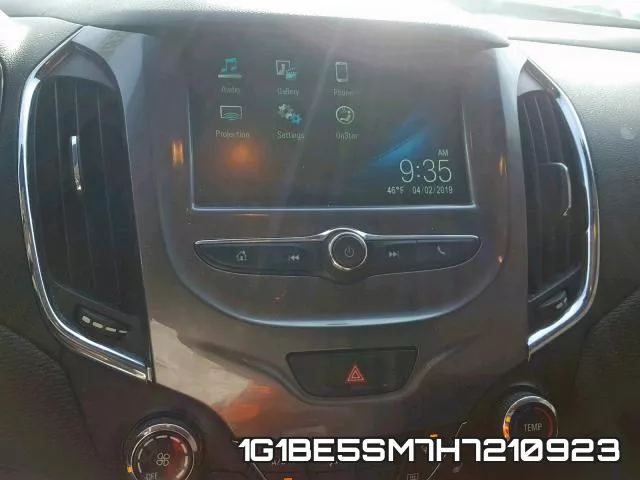 1G1BE5SM7H7210923 фото 10