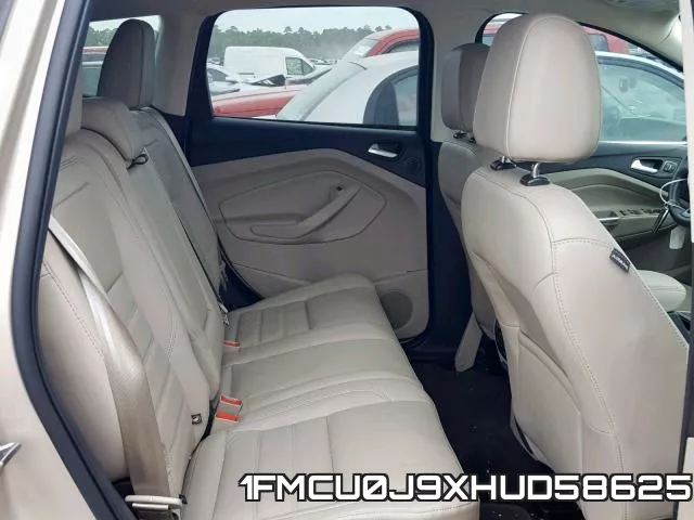 1FMCU0J9XHUD58625 фото 7
