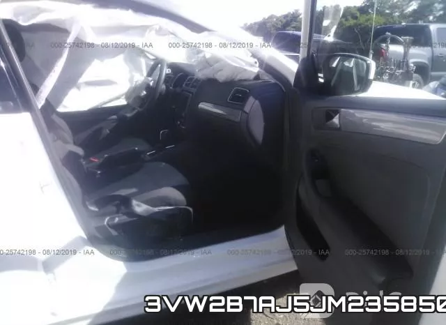 3VW2B7AJ5JM235850 фото 6