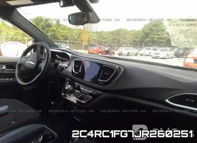 2C4RC1FG7JR260251 фото 6