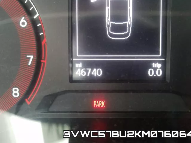 3VWC57BU2KM076064 фото 9