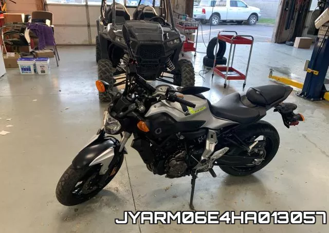 JYARM06E4HA013057 фото 3