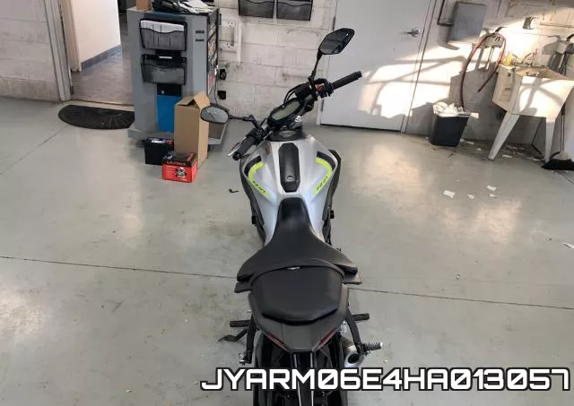 JYARM06E4HA013057 фото 10