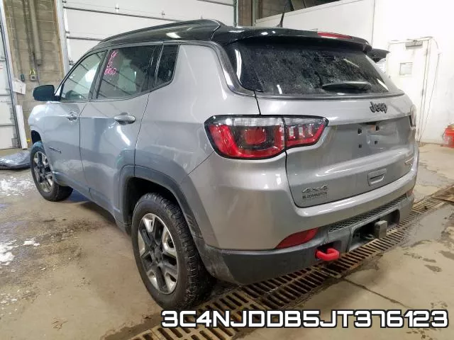 3C4NJDDB5JT376123 фото 4