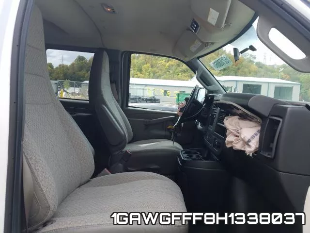 1GAWGFFF8H1338037 фото 6