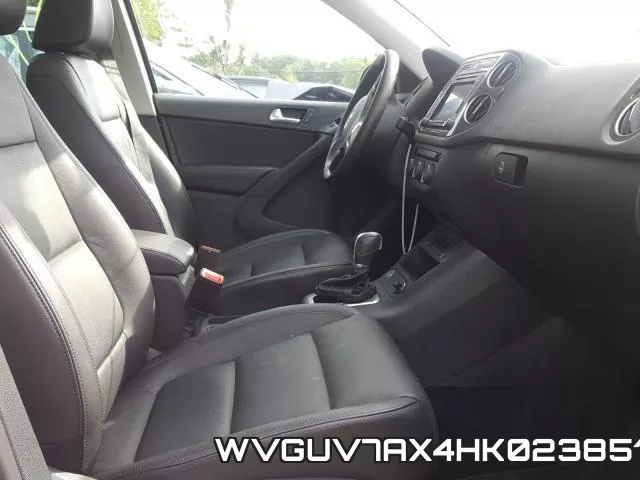 WVGUV7AX4HK023851 фото 6