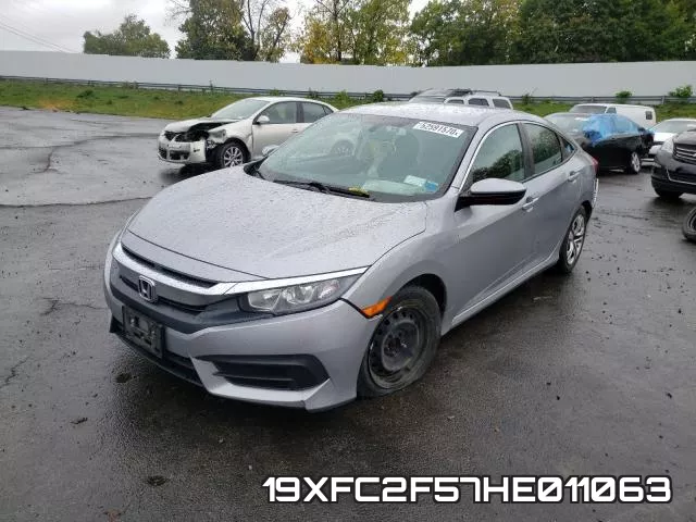 19XFC2F57HE011063 фото 3