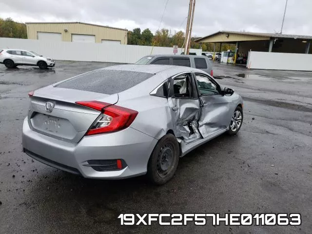 19XFC2F57HE011063 фото 5