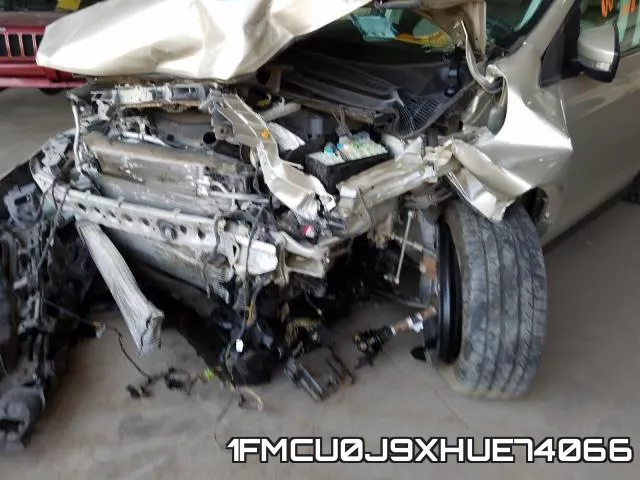 1FMCU0J9XHUE74066 фото 10
