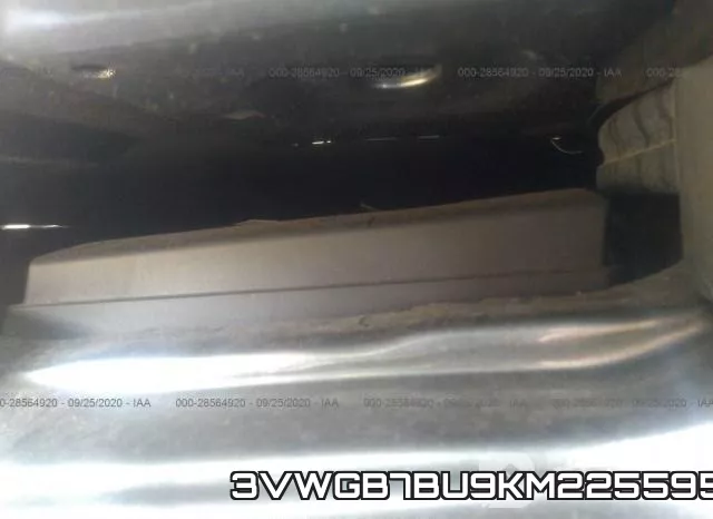 3VWGB7BU9KM225595 фото 2