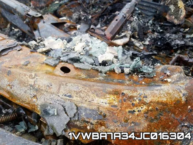 1VWBA7A34JC016304 фото 2