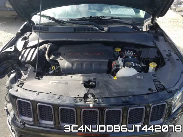 3C4NJDDB6JT442078 фото 8