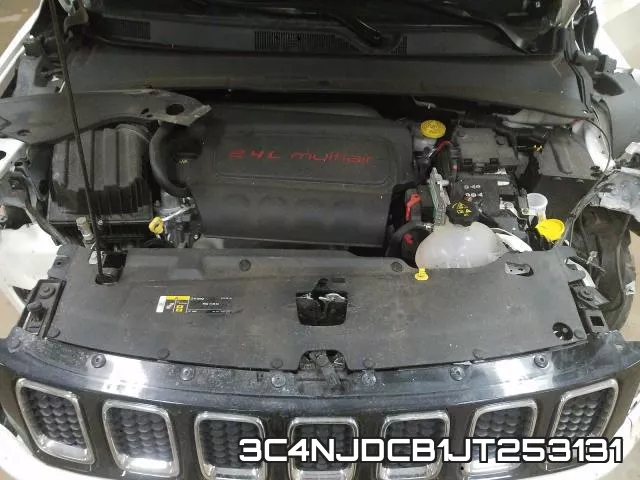 3C4NJDCB1JT253131 фото 8