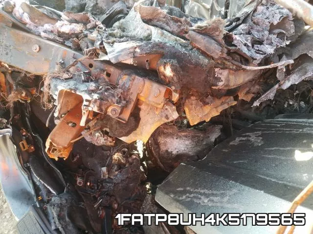 1FATP8UH4K5179565 фото 9