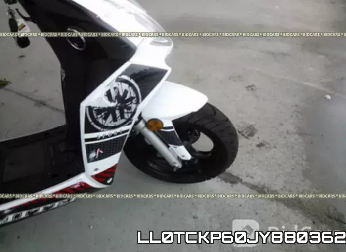 LL0TCKP60JY880362 фото 6