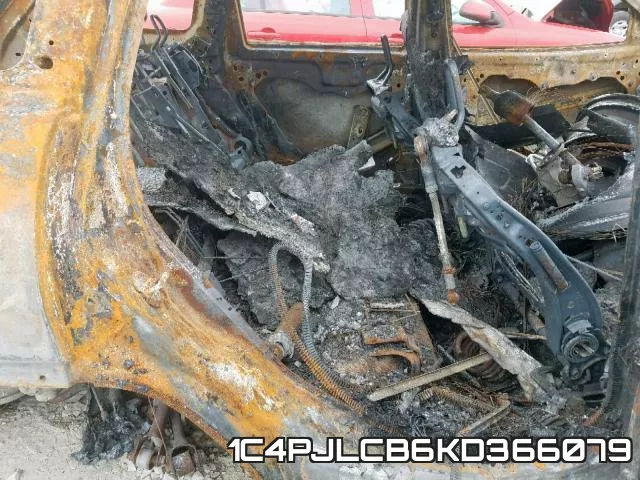 1C4PJLCB6KD366079 фото 7
