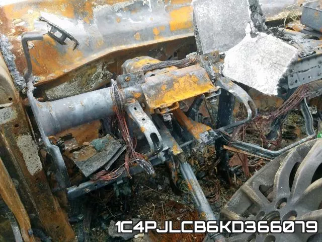1C4PJLCB6KD366079 фото 9
