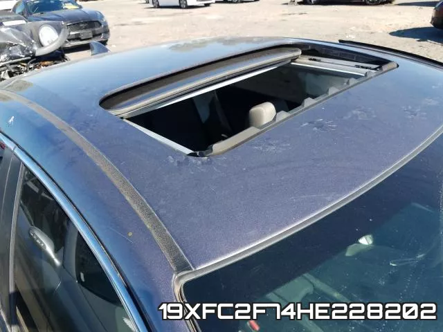19XFC2F74HE228202 фото 9
