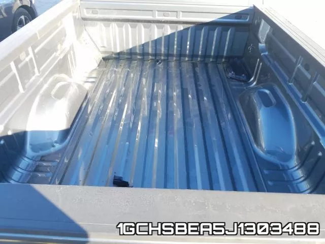 1GCHSBEA5J1303488 фото 7