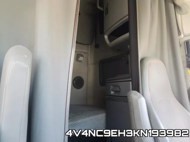 4V4NC9EH3KN193982 фото 7