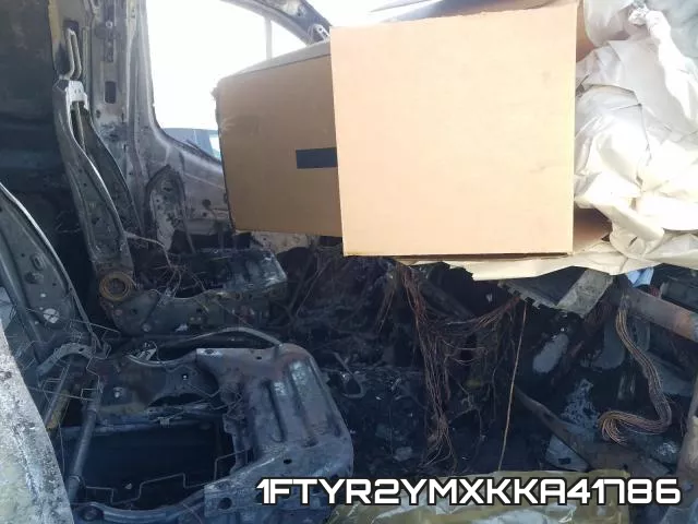 1FTYR2YMXKKA41786 фото 6