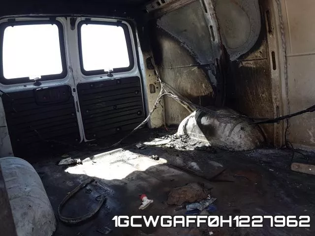 1GCWGAFF0H1227962 фото 9