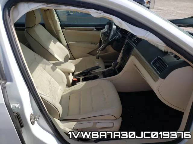1VWBA7A30JC019376 фото 6