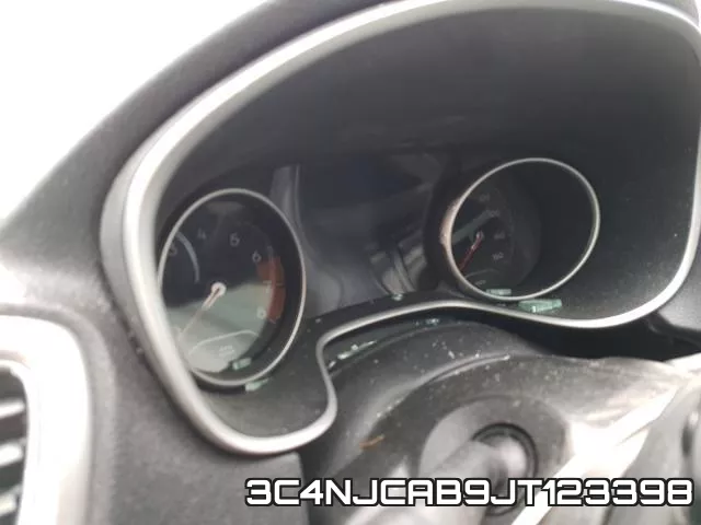 3C4NJCAB9JT123398 фото 8