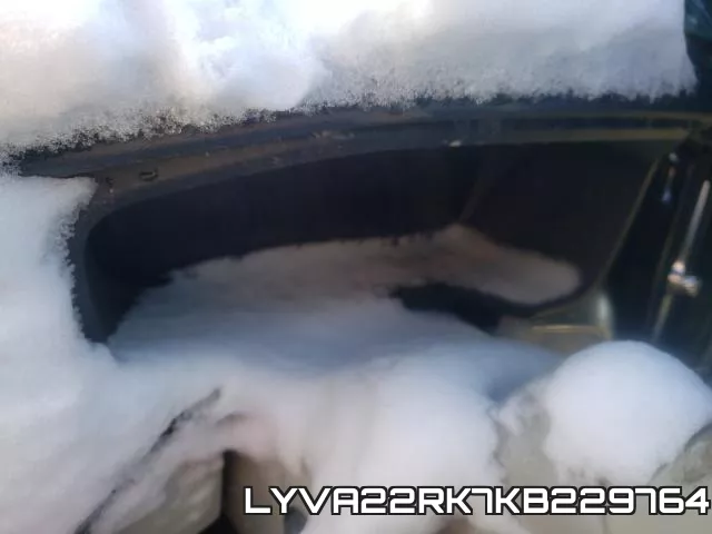 LYVA22RK7KB229764 фото 9