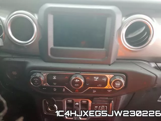 1C4HJXEG5JW230226 фото 10