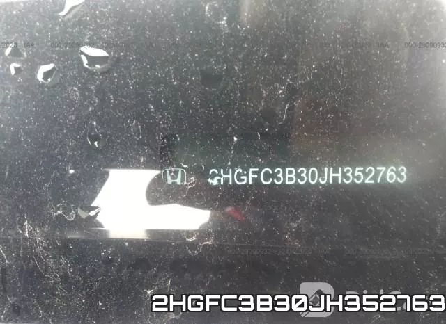 2HGFC3B30JH352763 фото 10