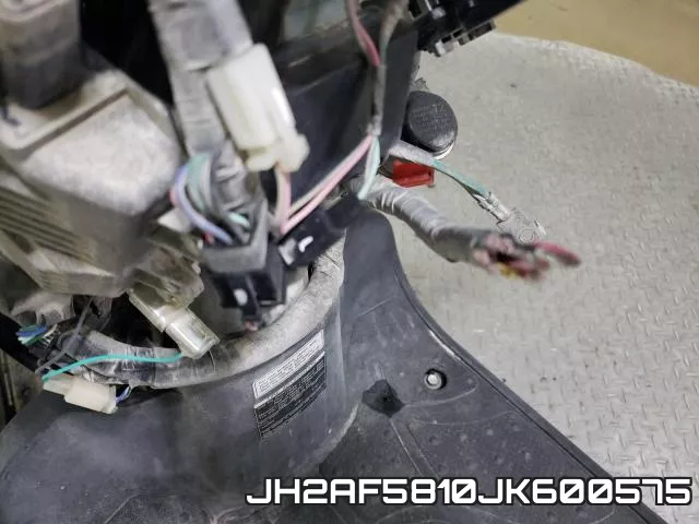 JH2AF5810JK600575 фото 9