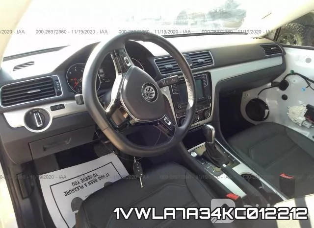 1VWLA7A34KC012212 фото 6