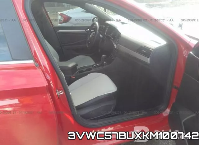 3VWC57BUXKM100742 фото 5