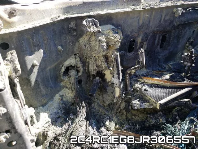 2C4RC1EG8JR306557 фото 7