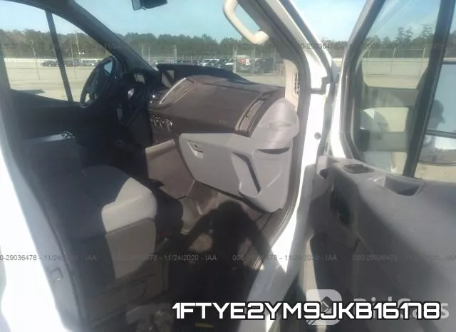 1FTYE2YM9JKB16178 фото 4