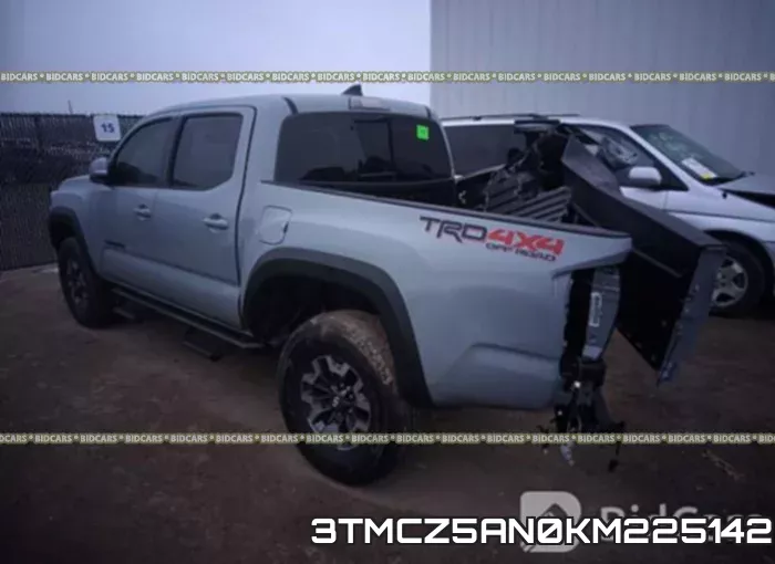 3TMCZ5AN0KM225142 фото 4
