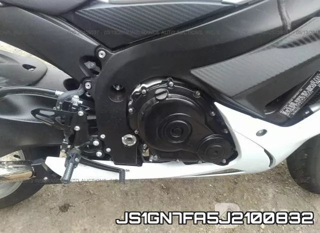JS1GN7FA5J2100832 фото 9