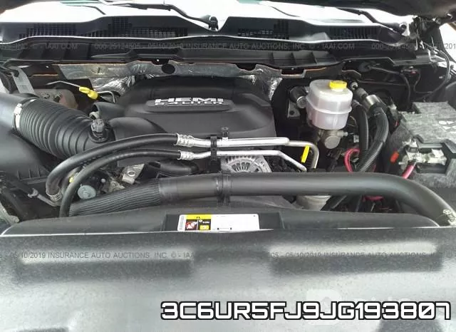 3C6UR5FJ9JG193807 фото 2