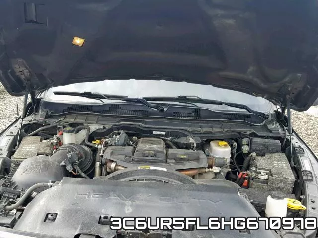 3C6UR5FL6HG670978 фото 8